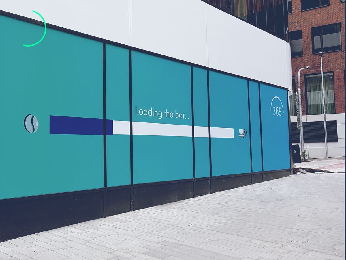 365.bank zvláda komunikáciu aj v offline priestore. Takto oznamovala svoj príchod v Bratislave.