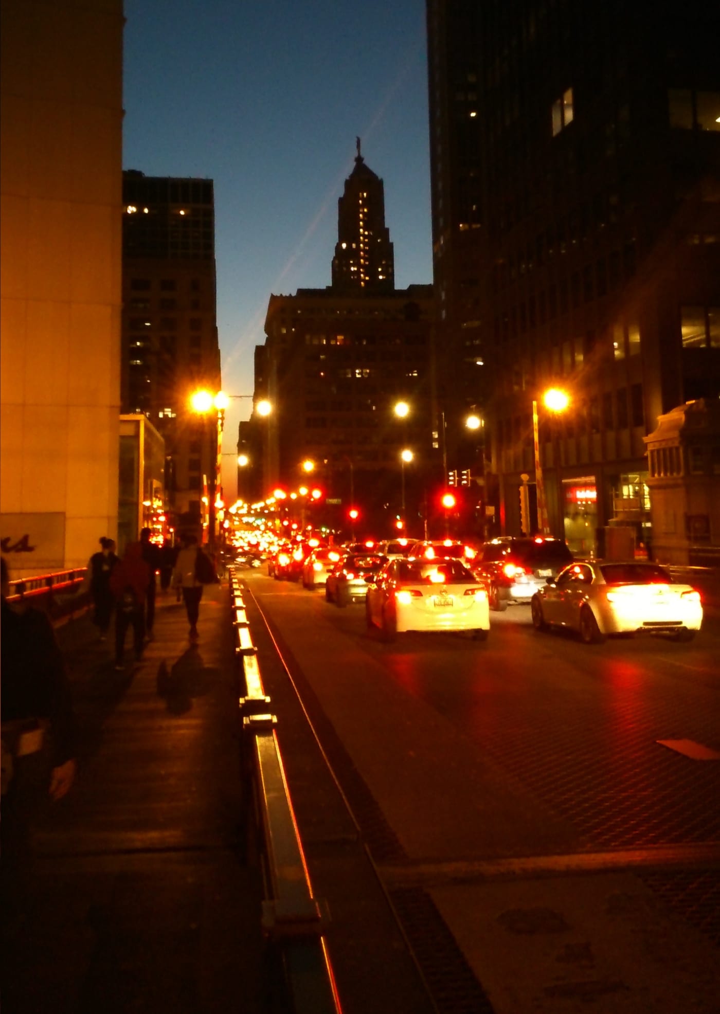 Privítala ma ešte nočná atmosféra